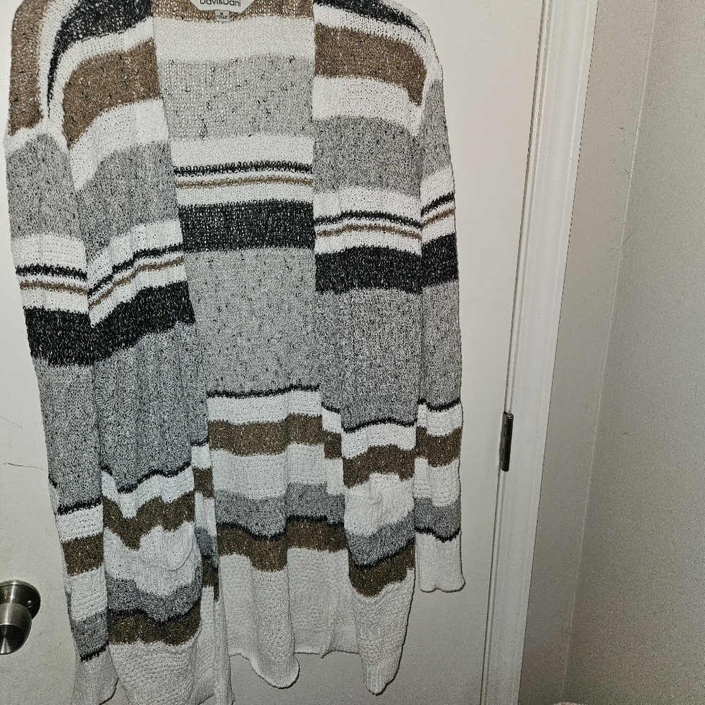 Clothes - Picture 8 of 16